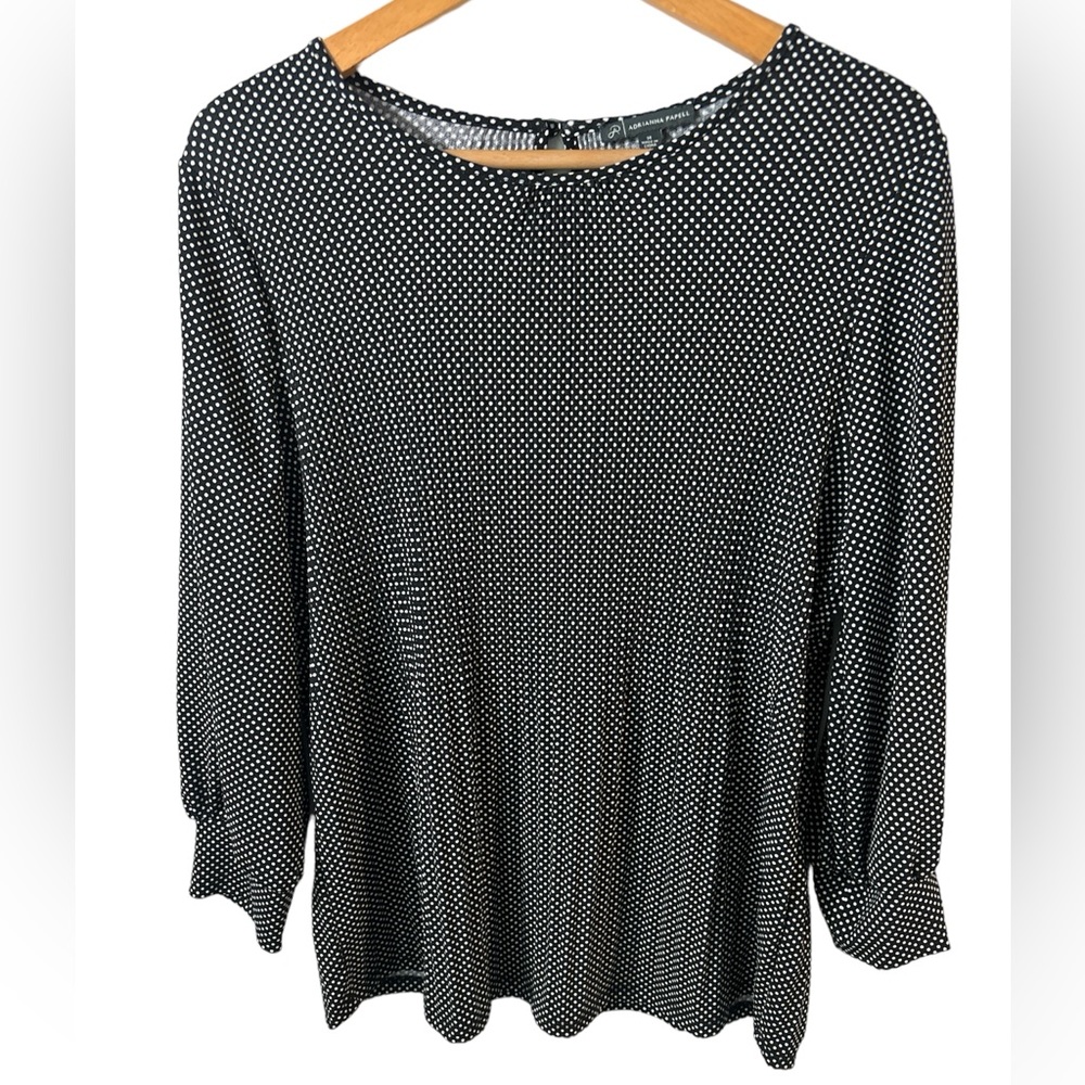 Adrianna Papell polka dot blouse w gathered detailing in size med. EUC